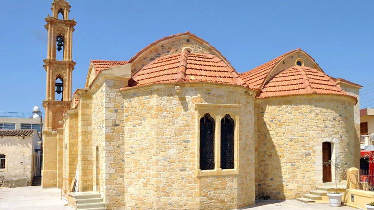 Церковь Киприана и Иустины в Менико