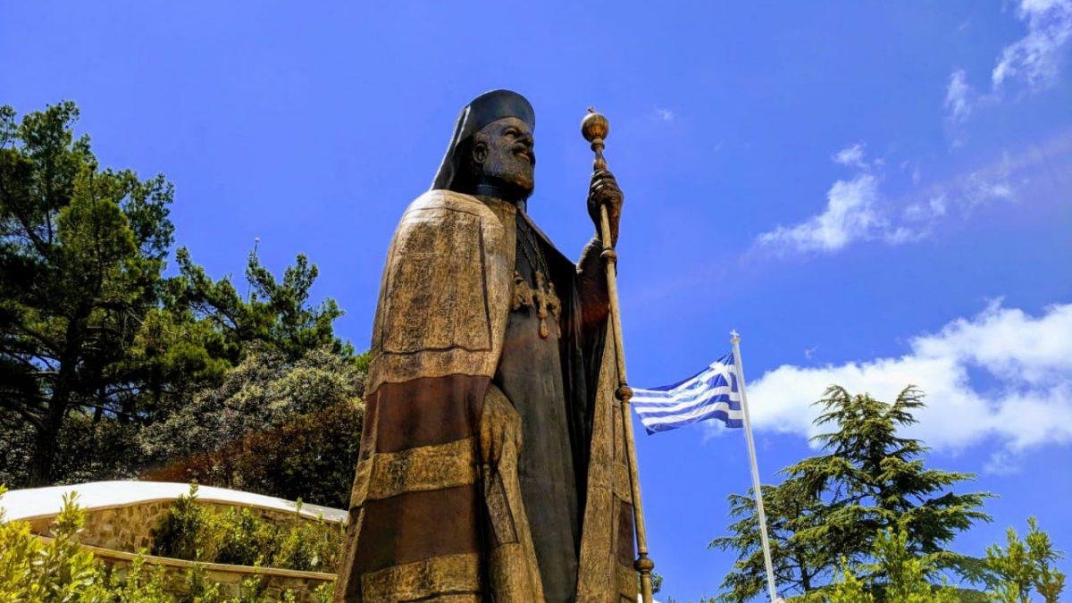 Архиеписоп Макариос на горе Трони. Киккос