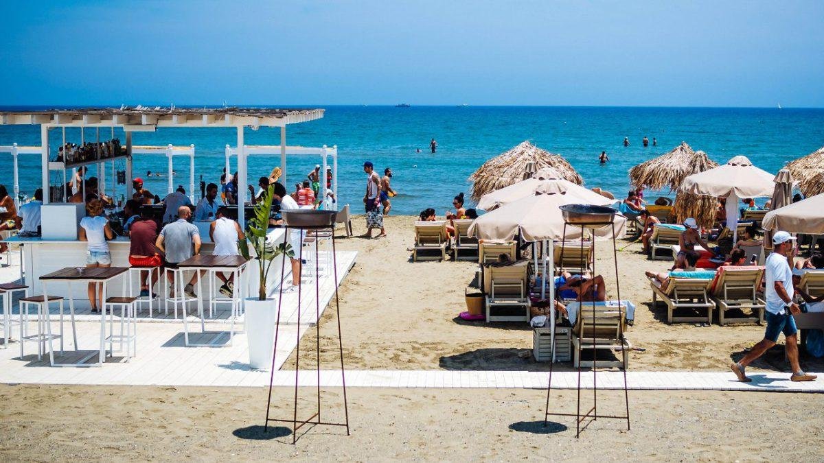 Пляж Маккензи Ларнака Кипр