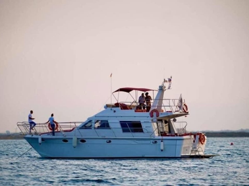 Deep Blue 50 - Яхта в Ларнаке